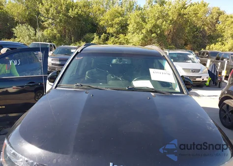 2015 Jeep Compass Latitude из США, поврежденный, VIN 1C4NJDEB1FD418203